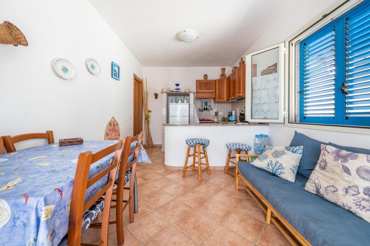 Casa Vacanze 21 Aprile - T Calasetta Buitenkant foto